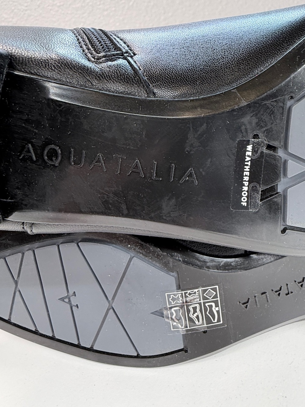 Aquatalia Waterproof Black Leather Pointed Toe Ankle Booties size 7.5 sleek - Picture 7 of 15